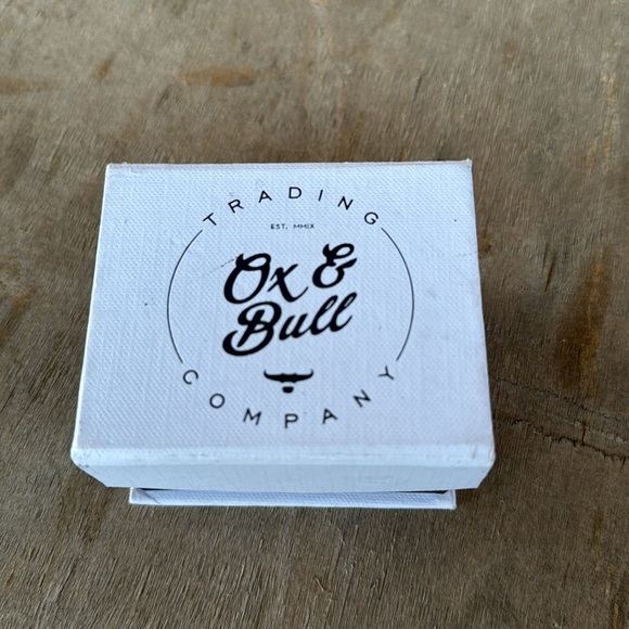 Ox & Bull Mother of Pearl and Lapis Blue Key Cufflinks New In Box‎ Never Worn - Picture 5 of 7